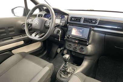 Car image 15