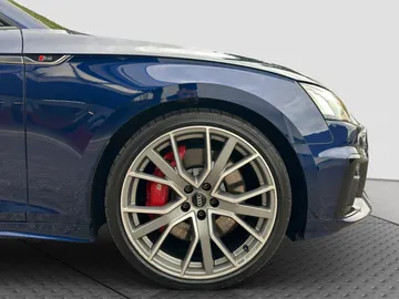 Car image 40