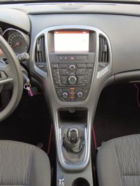 Car image 24