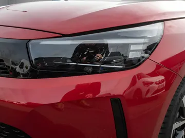 Car image 24