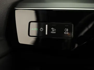 Car image 38