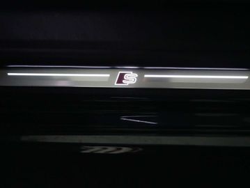 Car image 37