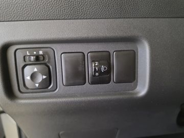 Car image 34