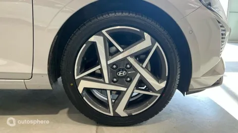Car image 20
