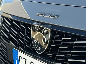 Car image 26