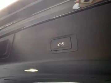 Car image 39