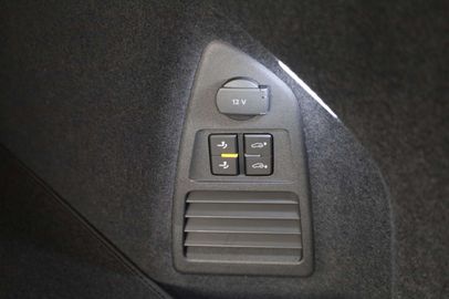 Car image 47