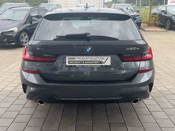 BMW 330 e Touring M Sport xDrive 215 kW image number 4