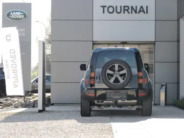 Car image 26