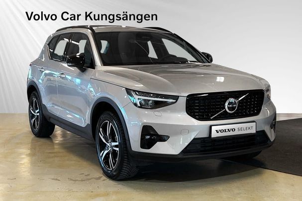 Volvo XC40 B4 Plus Dark 147 kW image number 6