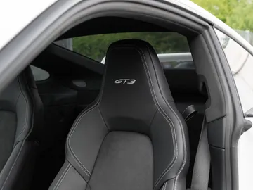 Car image 39
