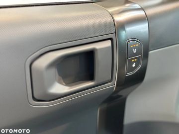 Car image 35