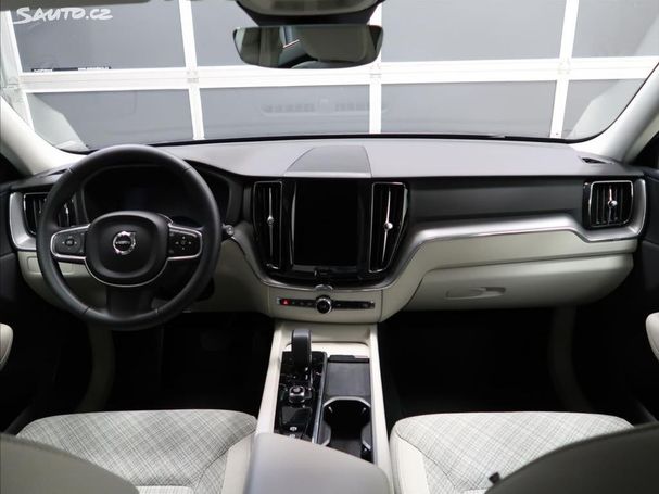 Volvo XC60 B4 Core 145 kW image number 13