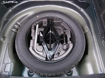 Car image 28