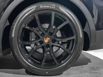 Car image 36