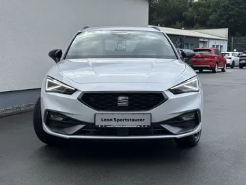 Car image 28