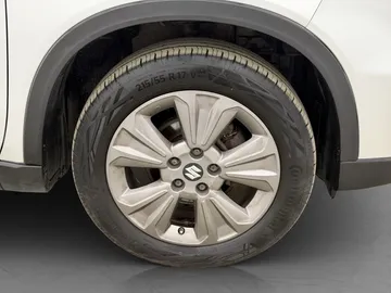 Car image 26