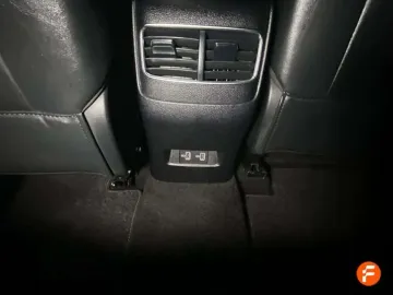 Car image 40