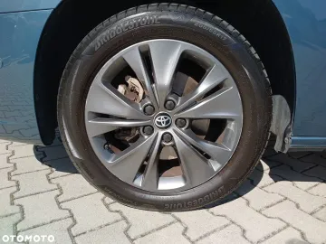 Car image 27