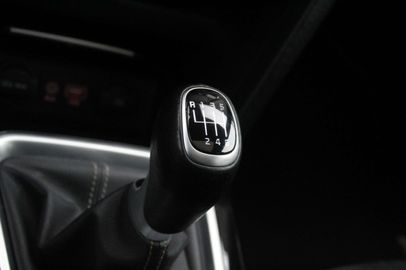 Car image 26