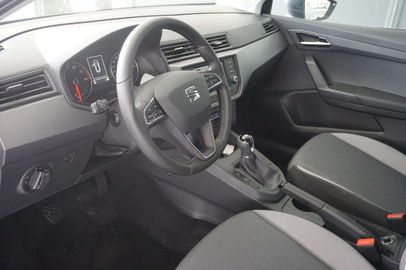 Car image 11