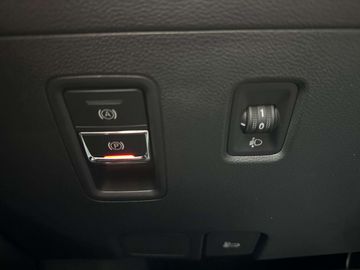 Car image 36