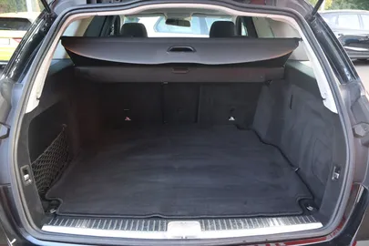 Car image 36