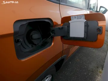 Car image 30