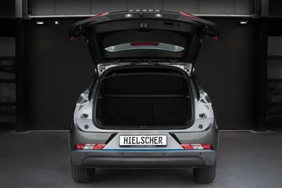 Car image 32