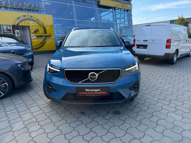 Volvo XC40 B3 Core DKG 120 kW image number 3