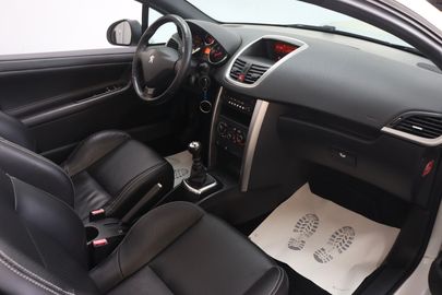 Car image 17