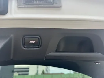 Car image 35