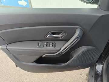 Car image 40