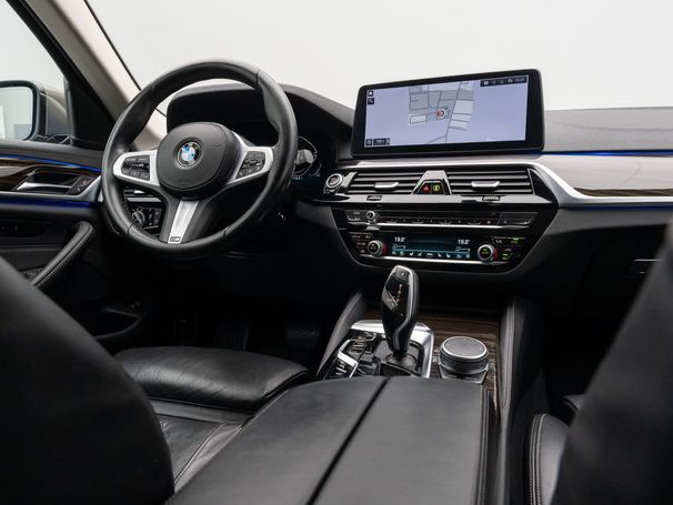 BMW 540d Touring Luxury Line xDrive 250 kW image number 46