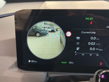 Car image 18