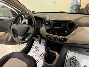 Car image 32