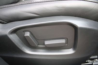 Car image 37