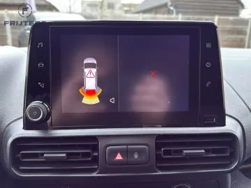 Car image 28