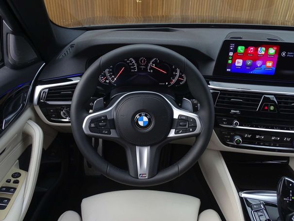 BMW 540i Touring xDrive 251 kW image number 18