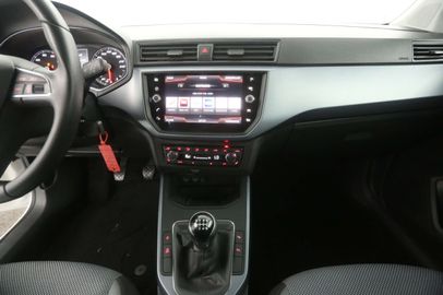 Car image 12