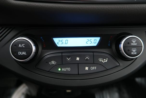 Toyota Yaris Hybrid 75 kW image number 11