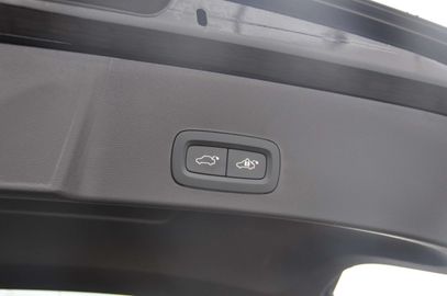 Car image 33