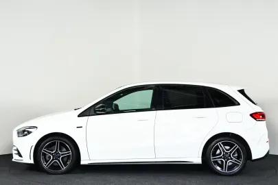 Car image 28