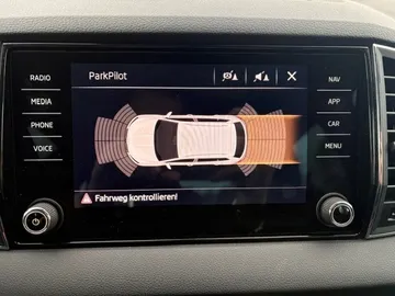 Car image 28