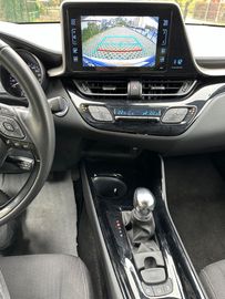 Car image 10