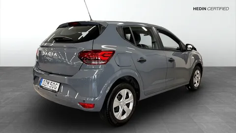 Car image 5