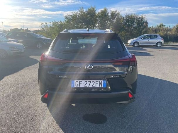 Lexus UX 250h 135 kW image number 3