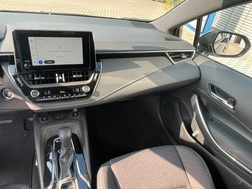 Car image 16