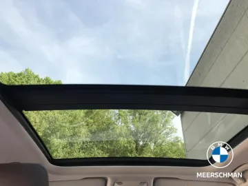 Car image 32