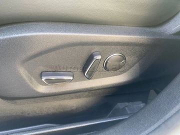 Car image 38